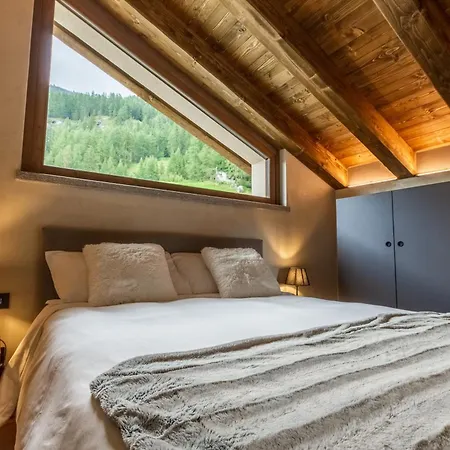 Ferienhaus Hellochalet Pessey - Entire Alpine Retreat With Private Garden, Nature & Silence 400mt To Slope Valtournenche