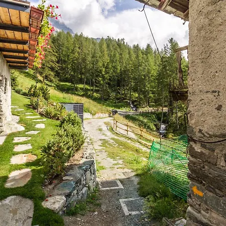 Hellochalet Pessey - Entire Alpine Retreat With Private Garden, Nature & Silence 400mt To Slope * Valtournenche